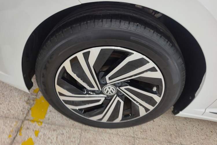 Used Volkswagen Sagitar 2022 280TSI DSG Excellence Edition Left Front Wheel Hub
