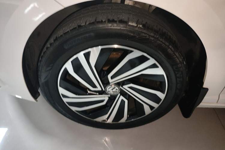 Used Volkswagen Sagitar 2022 280TSI DSG Excellence Edition Left Front Wheel Hub