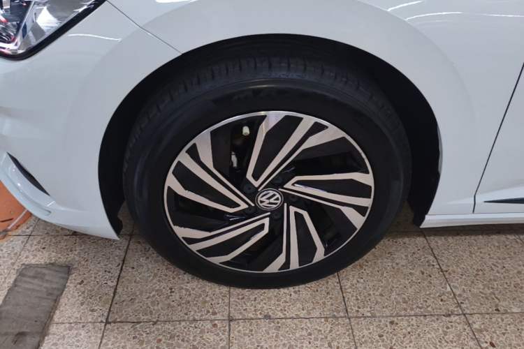 Used Volkswagen Sagitar 2022 280TSI DSG Excellence Edition Left Front Wheel Hub