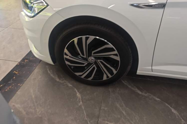 Used Volkswagen Sagitar 2022 280TSI DSG Excellence Edition Left Front Wheel Hub