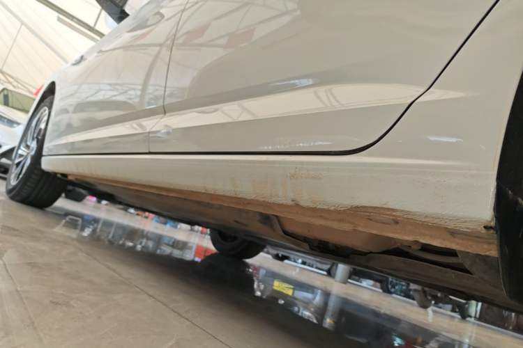 Used Volkswagen Sagitar 2022 280TSI DSG Excellence Edition Left Side Sill