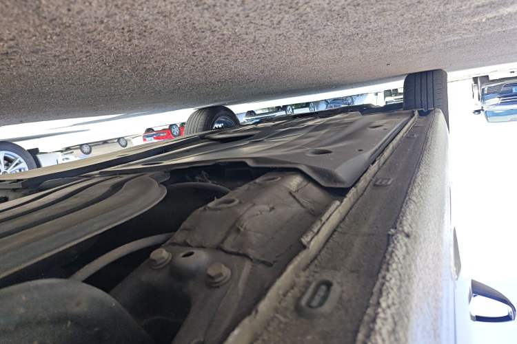 Used Volkswagen Sagitar 2022 280TSI DSG Flyover Edition Left Side Sill