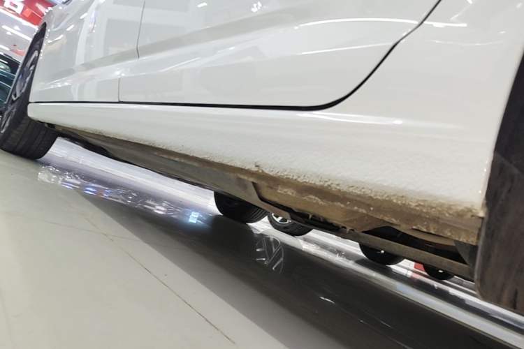 Used Volkswagen Sagitar 2022 280TSI DSG Excellence Edition Left Side Sill