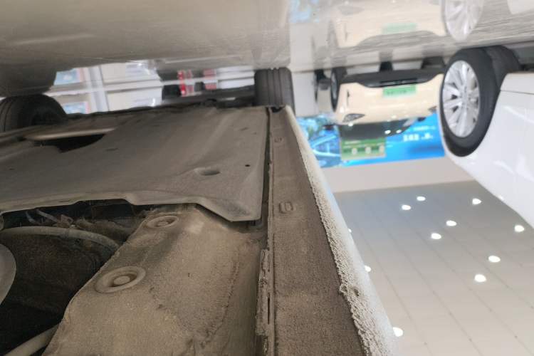 Used Volkswagen Sagitar 2022 280TSI DSG Flyover Edition Left Side Sill