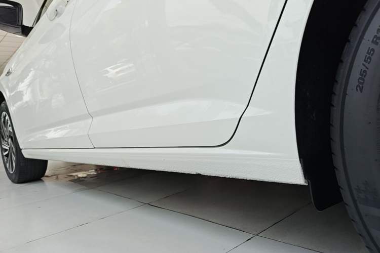 Used Volkswagen Sagitar 2022 200TSI DSG Flyover Edition Left Side Sill