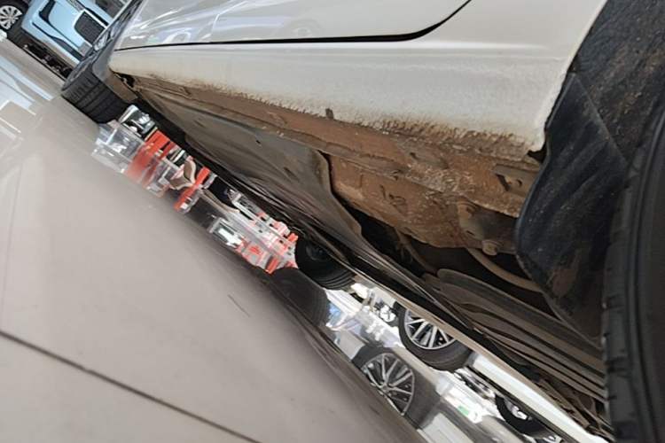 Used Volkswagen Sagitar 2022 200TSI DSG Flyover Edition Left Side Sill