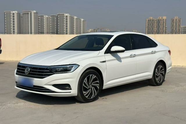 Ojetý Volkswagen Sagitar 2022 280TSI DSG Flyover Edition