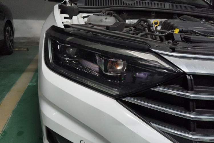 Used Volkswagen Sagitar 2022 280TSI DSG Excellence Edition Right Front Headlight
