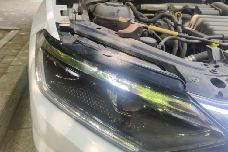 Used Volkswagen Sagitar 2022 280TSI DSG Excellence Edition Right Front Headlight
