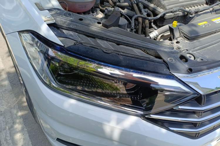 Used Volkswagen Sagitar 2022 280TSI DSG Flyover Edition Right Front Headlight