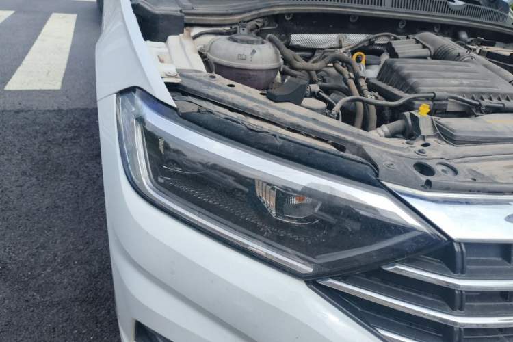 Used Volkswagen Sagitar 2022 200TSI DSG Flyover Edition Right Front Headlight