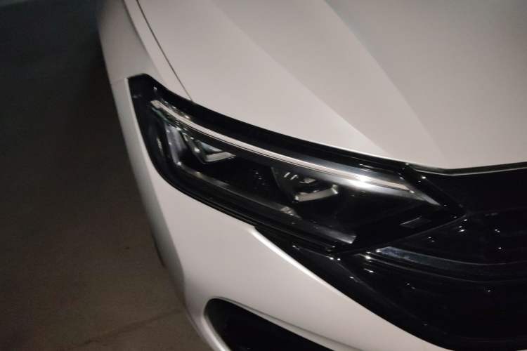 Used Volkswagen Sagitar 2022 280TSI DSG Excellence Edition Right Front Headlight