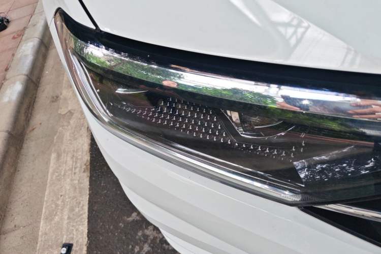 Used Volkswagen Sagitar 2022 280TSI DSG Excellence Edition Right Front Headlight