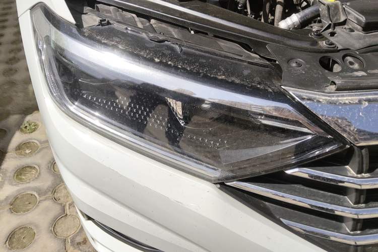 Used Volkswagen Sagitar 2022 280TSI DSG Excellence Edition Right Front Headlight