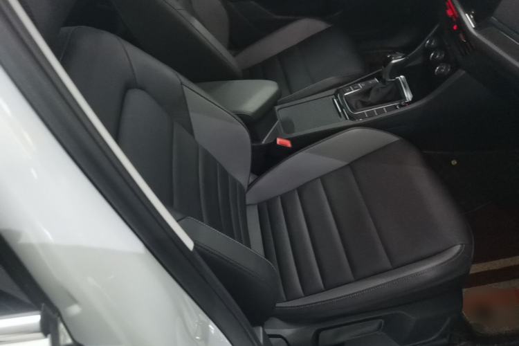 Used Volkswagen Sagitar 2022 280TSI DSG Excellence Edition Right Front Seat