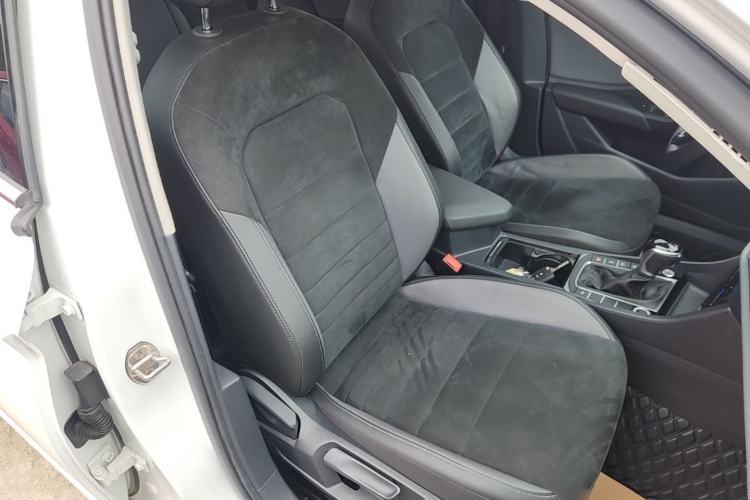 Used Volkswagen Sagitar 2022 280TSI DSG Excellence Edition Right Front Seat
