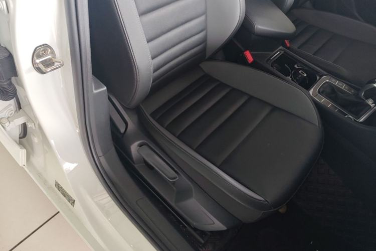 Used Volkswagen Sagitar 2022 280TSI DSG Flyover Edition Right Front Seat