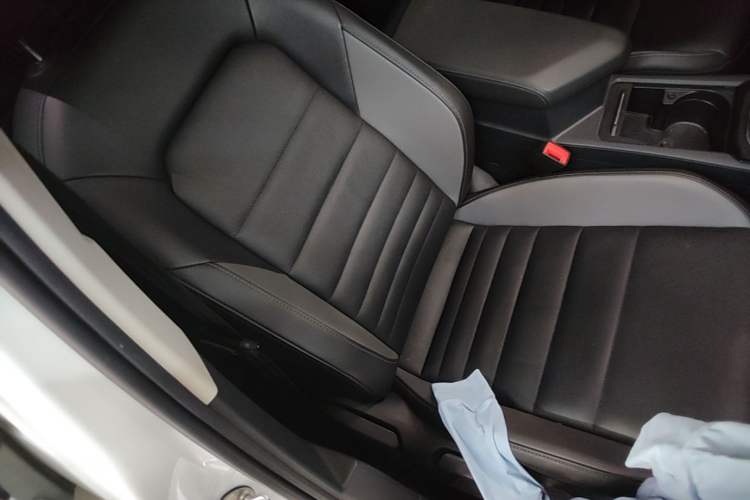 Used Volkswagen Sagitar 2022 280TSI DSG Excellence Edition Right Front Seat