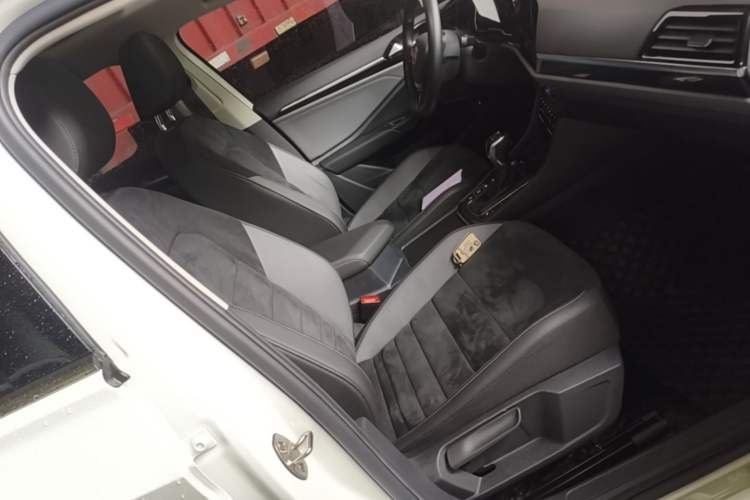 Used Volkswagen Sagitar 2022 280TSI DSG Excellence Edition Right Front Seat