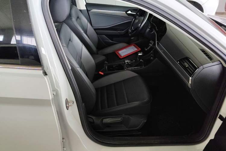 Used Volkswagen Sagitar 2022 280TSI DSG Flyover Edition Right Front Seat