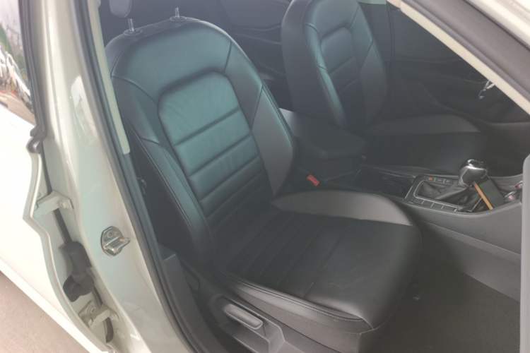 Used Volkswagen Sagitar 2022 280TSI DSG Flyover Edition Right Front Seat