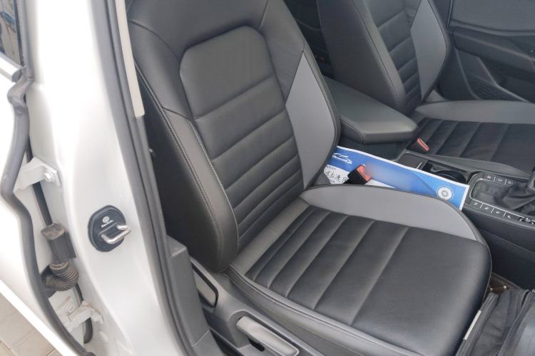 Used Volkswagen Sagitar 2022 280TSI DSG Flyover Edition Right Front Seat