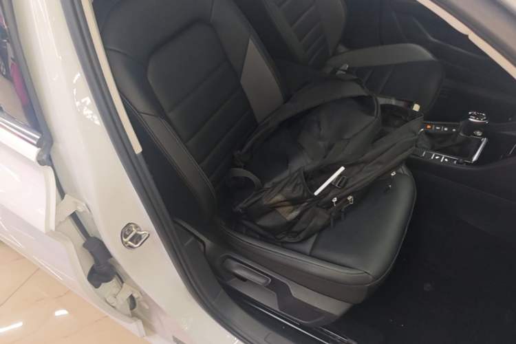 Used Volkswagen Sagitar 2022 280TSI DSG Flyover Edition Right Front Seat