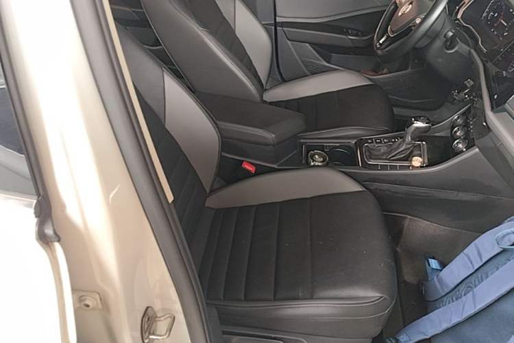 Used Volkswagen Sagitar 2022 200TSI DSG Flyover Edition Right Front Seat