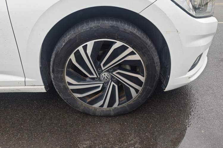 Used Volkswagen Sagitar 2022 280TSI DSG Excellence Edition Right Front Wheel Hub