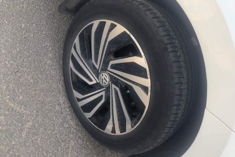 Used Volkswagen Sagitar 2022 280TSI DSG Excellence Edition Right Front Wheel Hub
