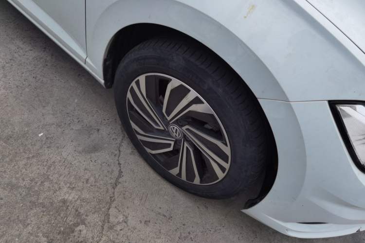 Used Volkswagen Sagitar 2022 280TSI DSG Excellence Edition Right Front Wheel Hub