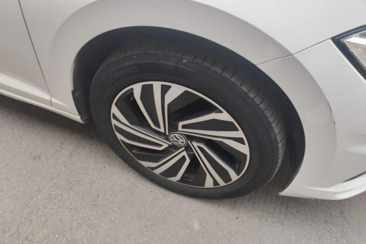 Used Volkswagen Sagitar 2022 280TSI DSG Flyover Edition Right Front Wheel Hub