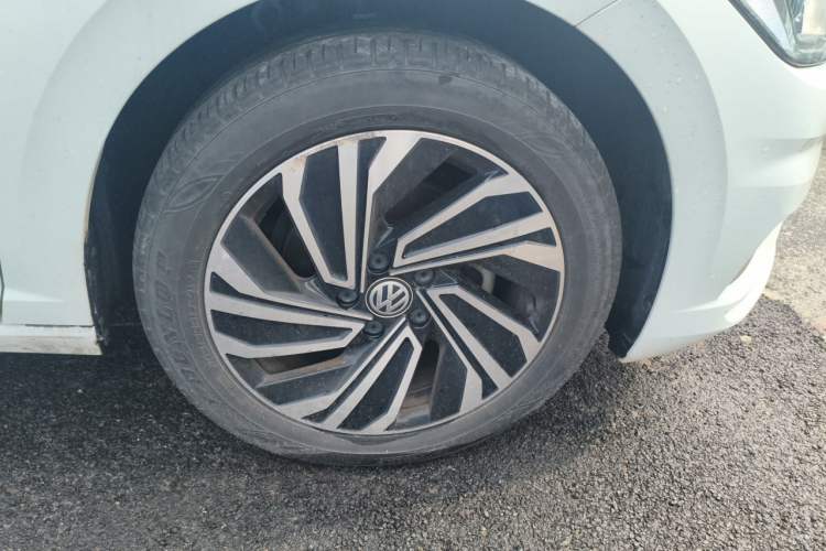 Used Volkswagen Sagitar 2022 200TSI DSG Flyover Edition Right Front Wheel Hub