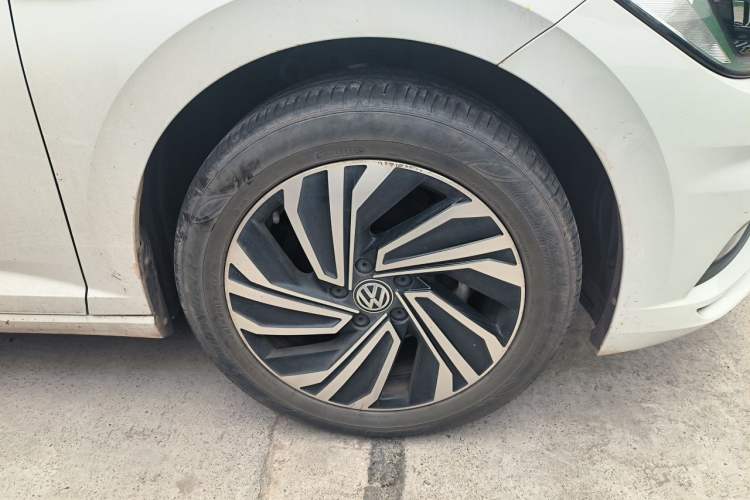 Used Volkswagen Sagitar 2022 280TSI DSG Excellence Edition Right Front Wheel Hub