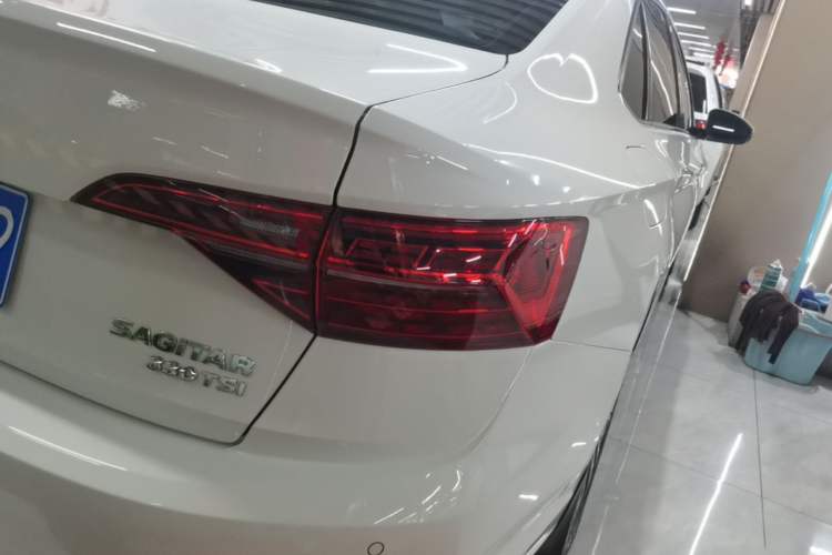 Used Volkswagen Sagitar 2022 280TSI DSG Excellence Edition Right Rear Taillight