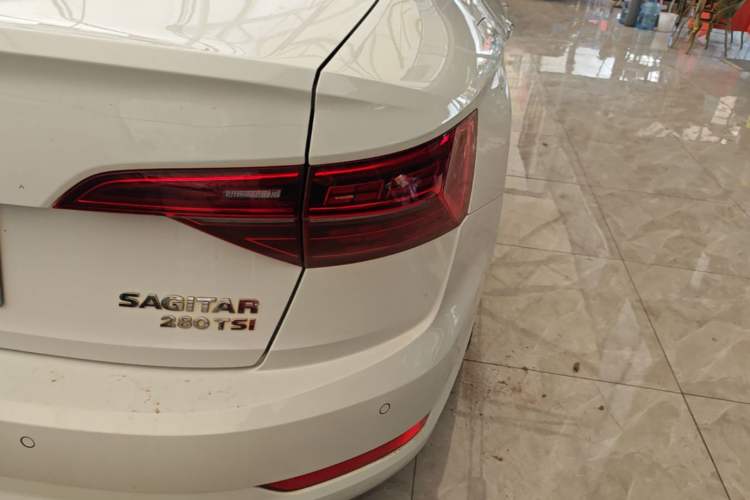Used Volkswagen Sagitar 2022 280TSI DSG Excellence Edition Right Rear Taillight
