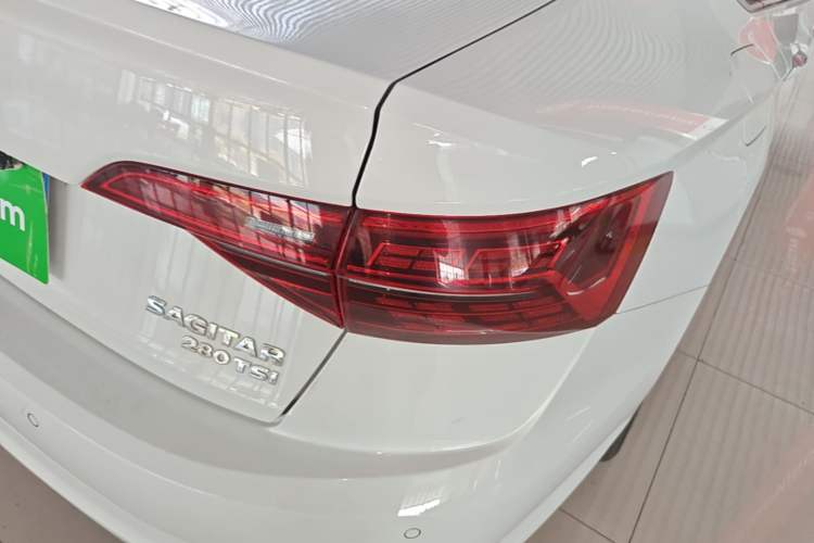 Used Volkswagen Sagitar 2022 280TSI DSG Excellence Edition Right Rear Taillight