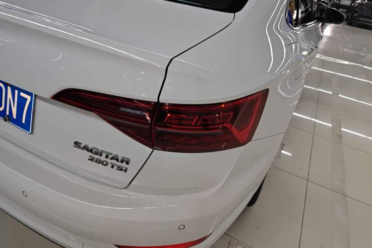 Used Volkswagen Sagitar 2022 280TSI DSG Flyover Edition Right Rear Taillight