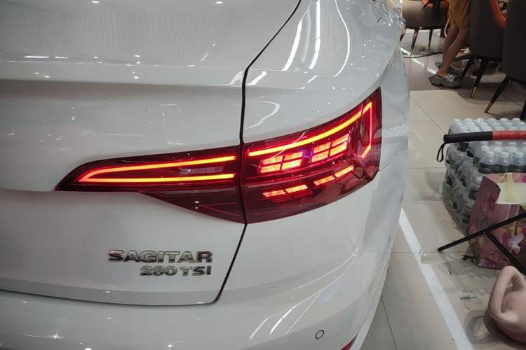 Used Volkswagen Sagitar 2022 280TSI DSG Excellence Edition Right Rear Taillight