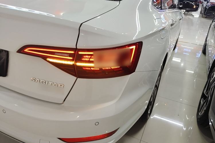 Used Volkswagen Sagitar 2022 280TSI DSG Excellence Edition Right Rear Taillight
