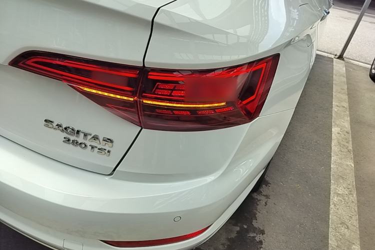 Used Volkswagen Sagitar 2022 280TSI DSG Flyover Edition Right Rear Taillight