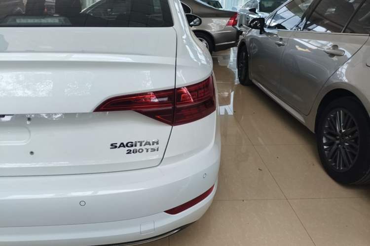 Used Volkswagen Sagitar 2022 280TSI DSG Excellence Edition Right Rear Taillight