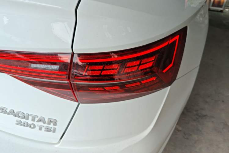 Used Volkswagen Sagitar 2022 280TSI DSG Flyover Edition Right Rear Taillight