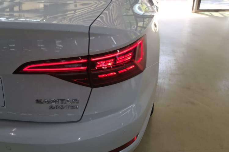 Used Volkswagen Sagitar 2022 280TSI DSG Excellence Edition Right Rear Taillight