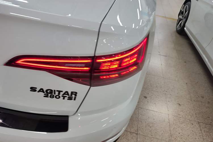 Used Volkswagen Sagitar 2022 280TSI DSG Excellence Edition Right Rear Taillight