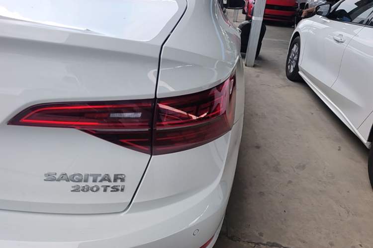 Used Volkswagen Sagitar 2022 280TSI DSG Excellence Edition Right Rear Taillight