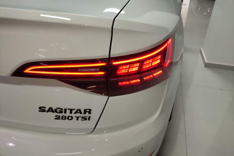 Used Volkswagen Sagitar 2022 280TSI DSG Excellence Edition Right Rear Taillight