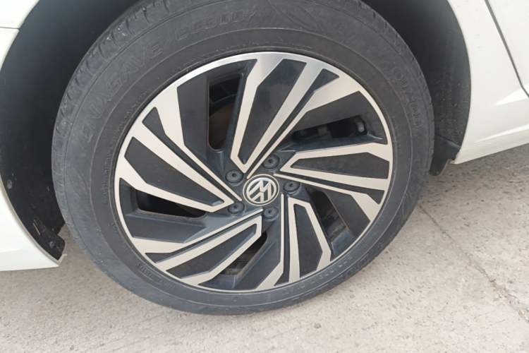 Used Volkswagen Sagitar 2022 280TSI DSG Flyover Edition Right Rear Wheel Hub