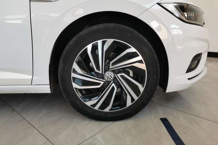 Used Volkswagen Sagitar 2022 280TSI DSG Excellence Edition Right Rear Wheel Hub