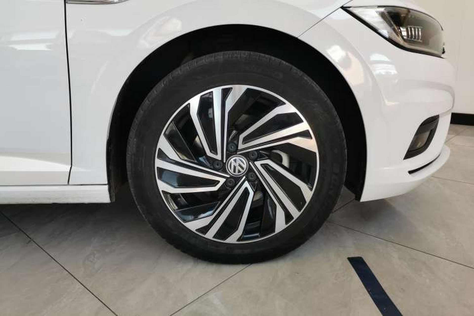 Used Volkswagen Sagitar 2022 280TSI DSG Excellence Edition Right Rear Wheel Hub